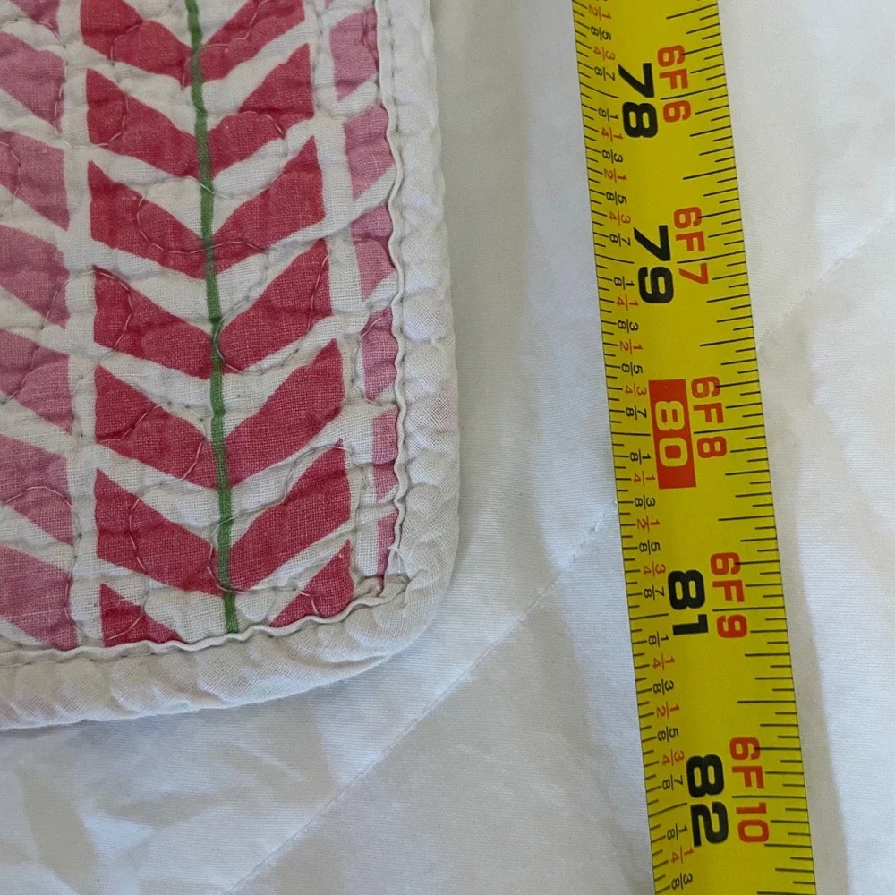 Geometric Floral Reversible Quilted‎ Coverlet Size Twin Pink Stained Glass Motif